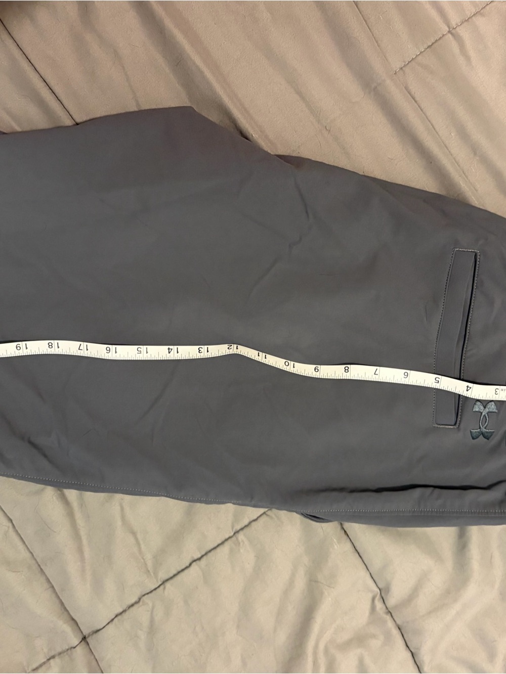 Under Armour Light Gray Men’s Chino Shorts - Picture 3 of 3